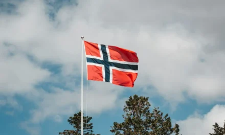 Bandera de Noruega: Historia, diseño y curiosidades que debes conocer